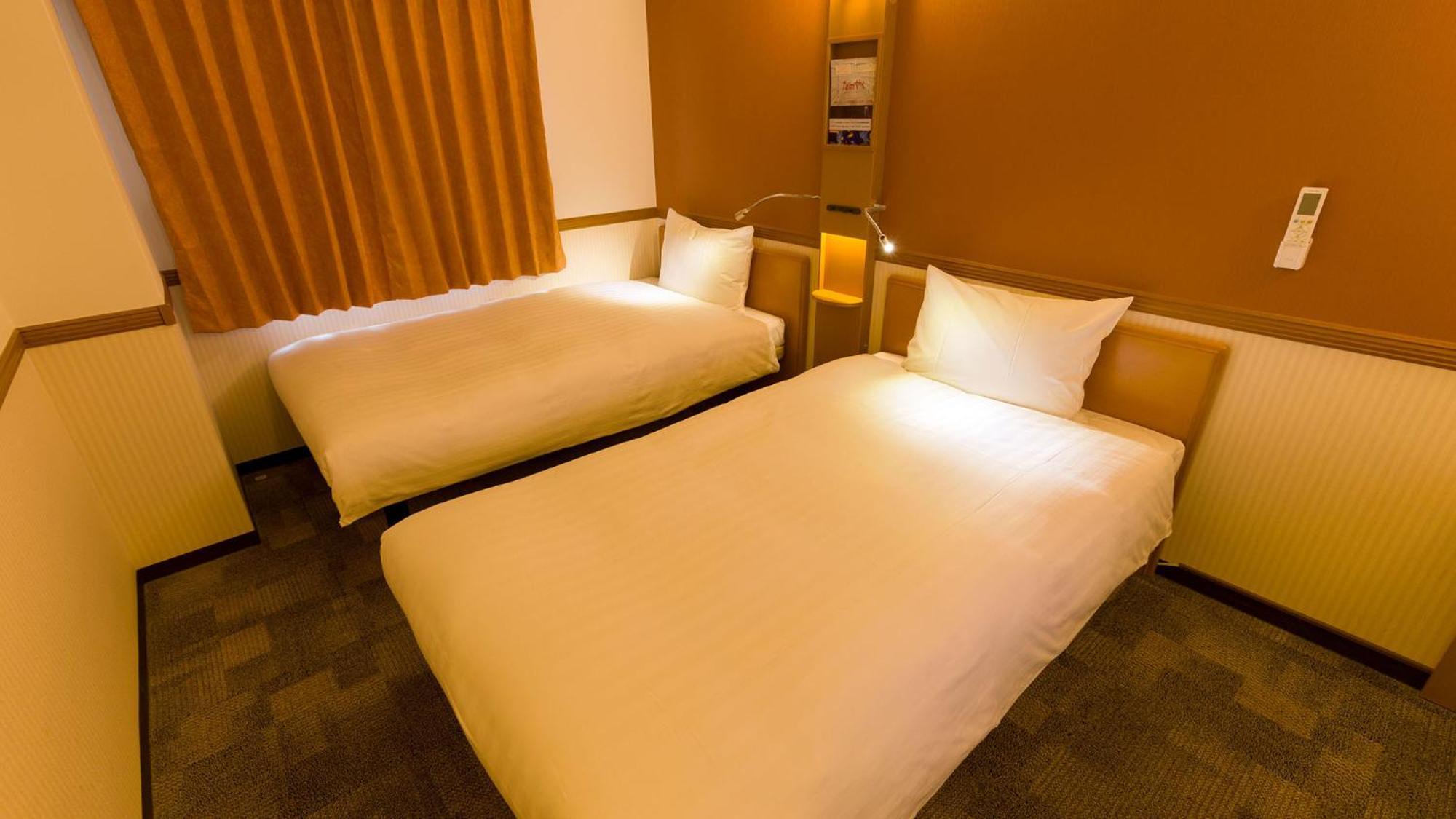 Toyoko Inn Takasaki Eki Nishi Guchi No 2 الغرفة الصورة