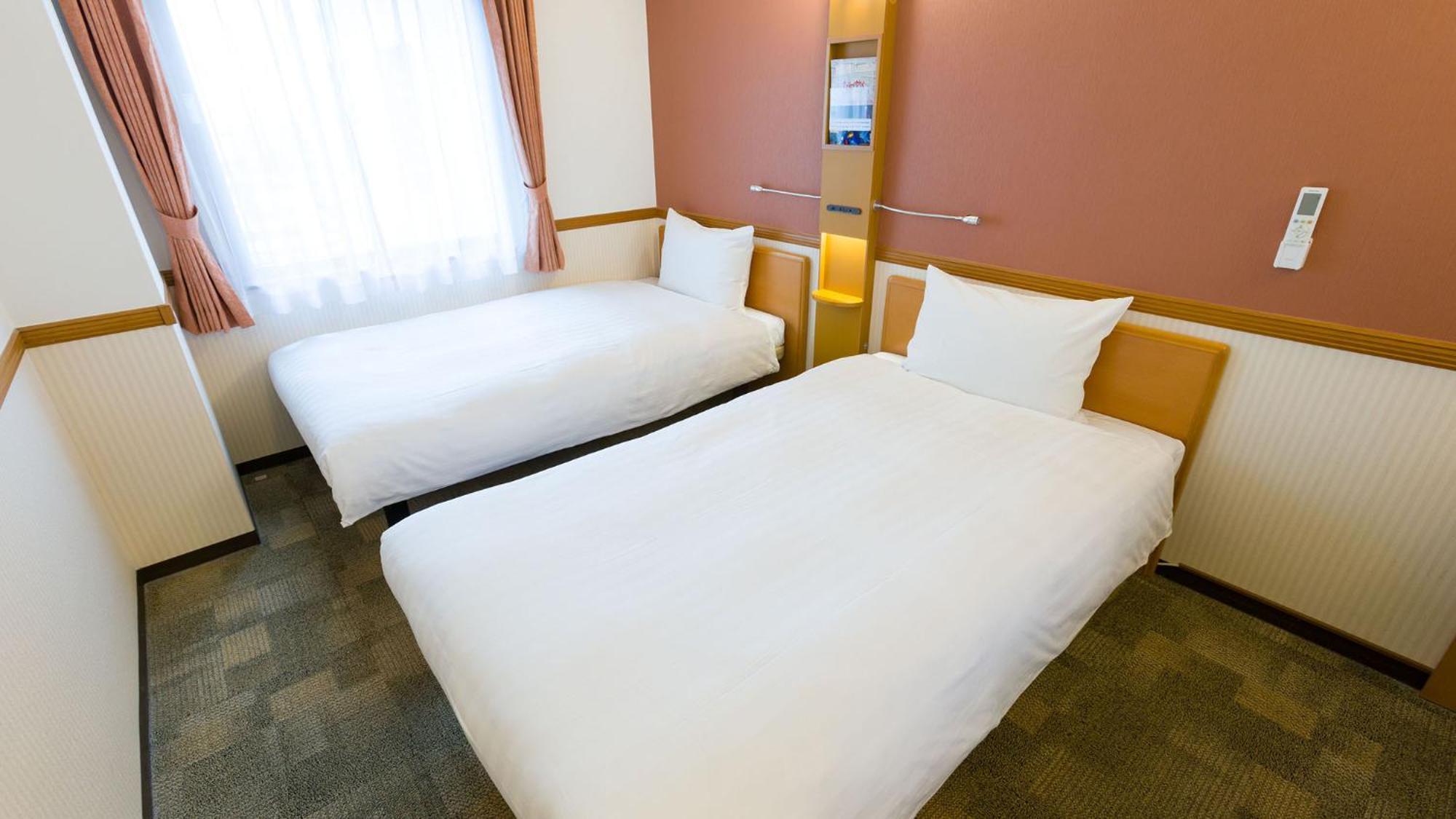 Toyoko Inn Takasaki Eki Nishi Guchi No 2 الغرفة الصورة