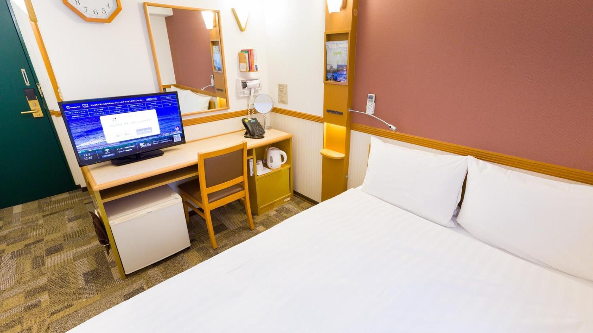 Toyoko Inn Takasaki Eki Nishi Guchi No 2 الغرفة الصورة
