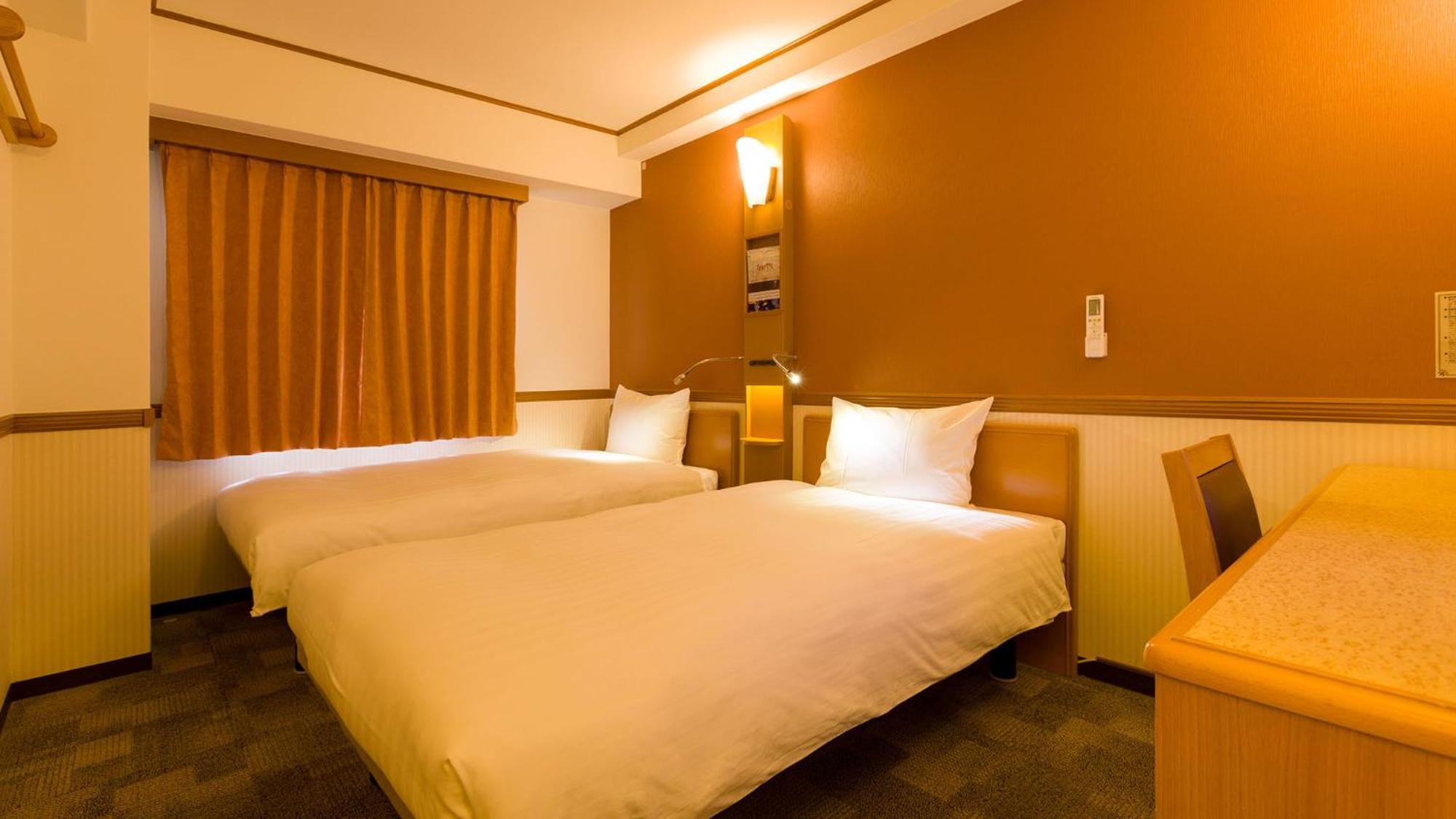 Toyoko Inn Takasaki Eki Nishi Guchi No 2 الغرفة الصورة