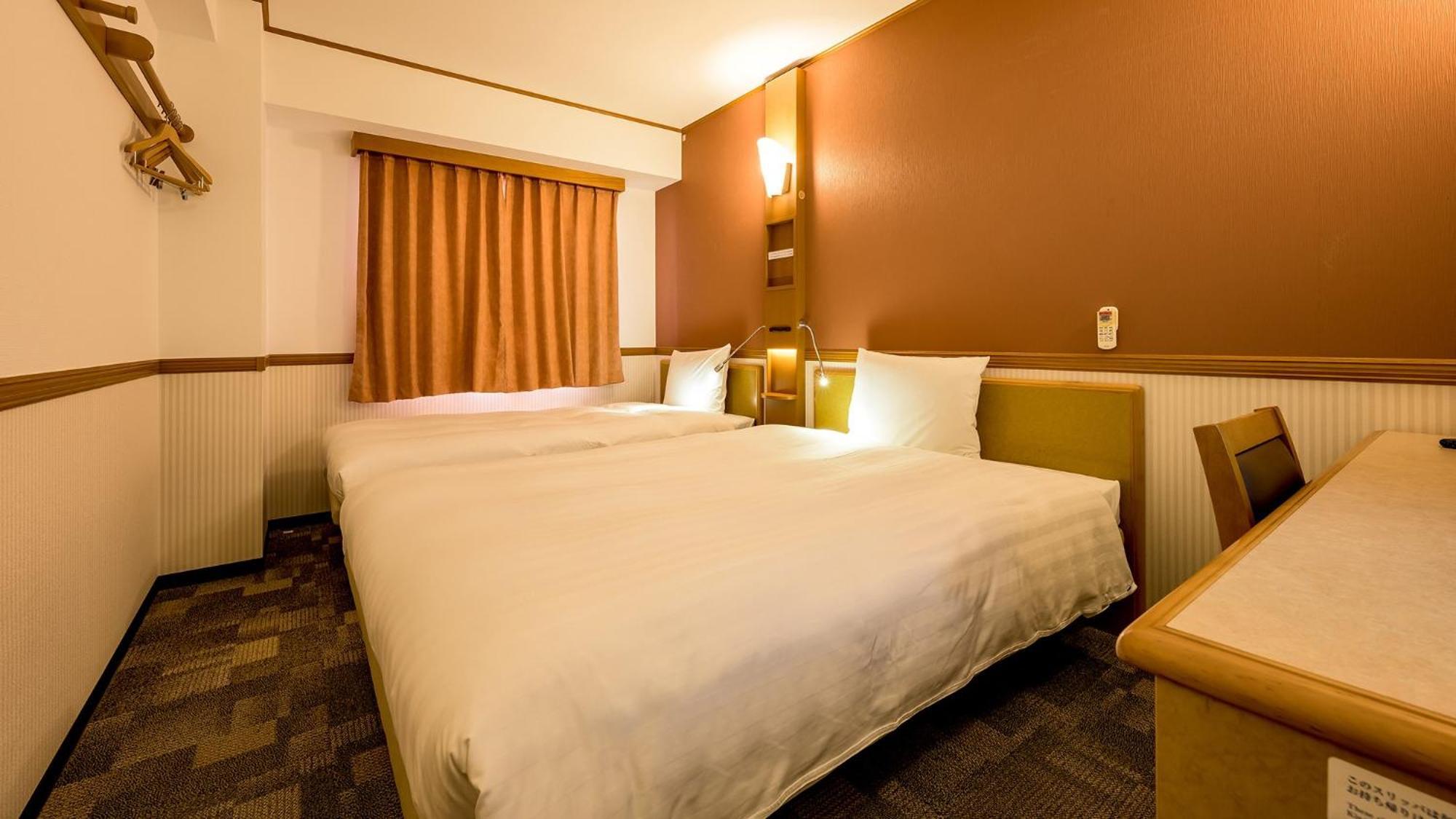 Toyoko Inn Takasaki Eki Nishi Guchi No 2 الغرفة الصورة