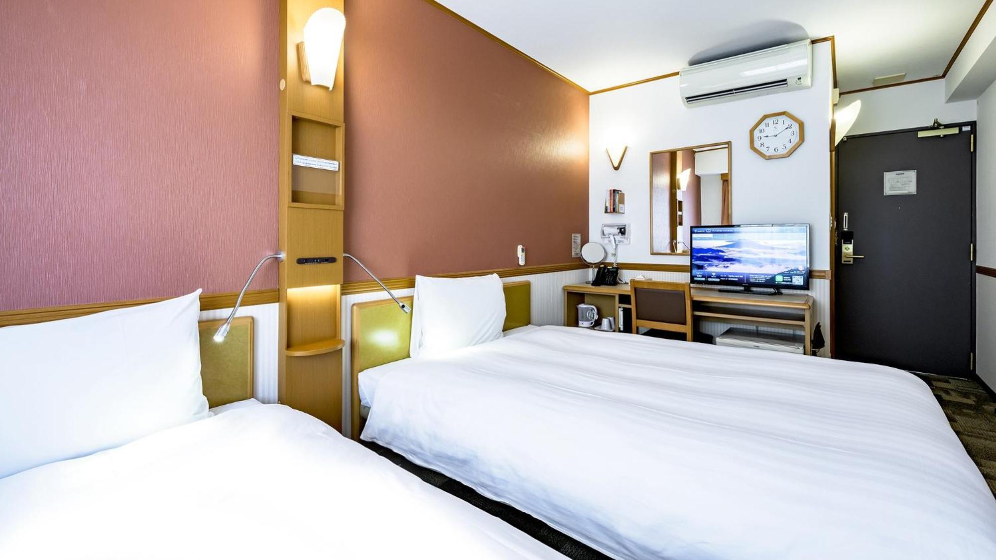 Toyoko Inn Takasaki Eki Nishi Guchi No 2 الغرفة الصورة