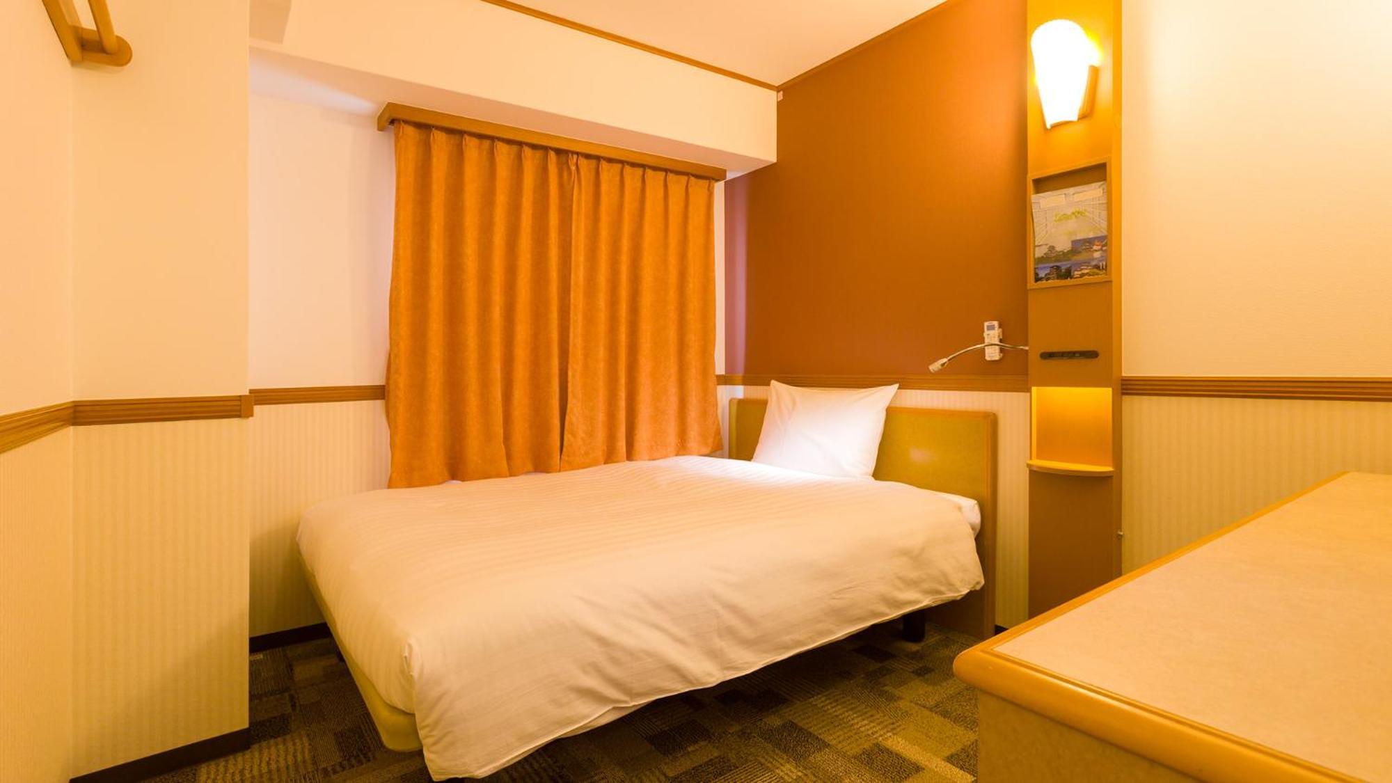 Toyoko Inn Takasaki Eki Nishi Guchi No 2 الغرفة الصورة