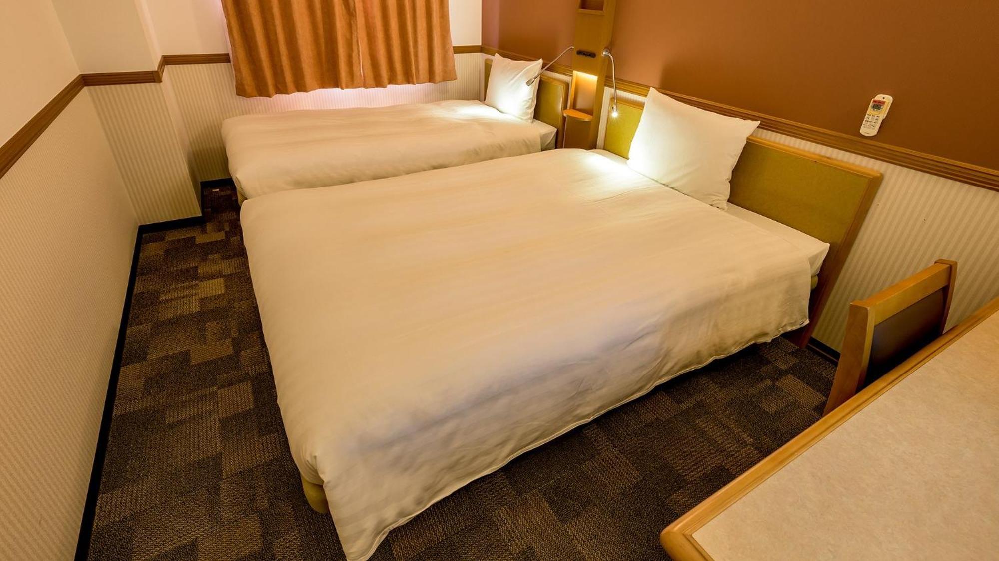 Toyoko Inn Takasaki Eki Nishi Guchi No 2 الغرفة الصورة