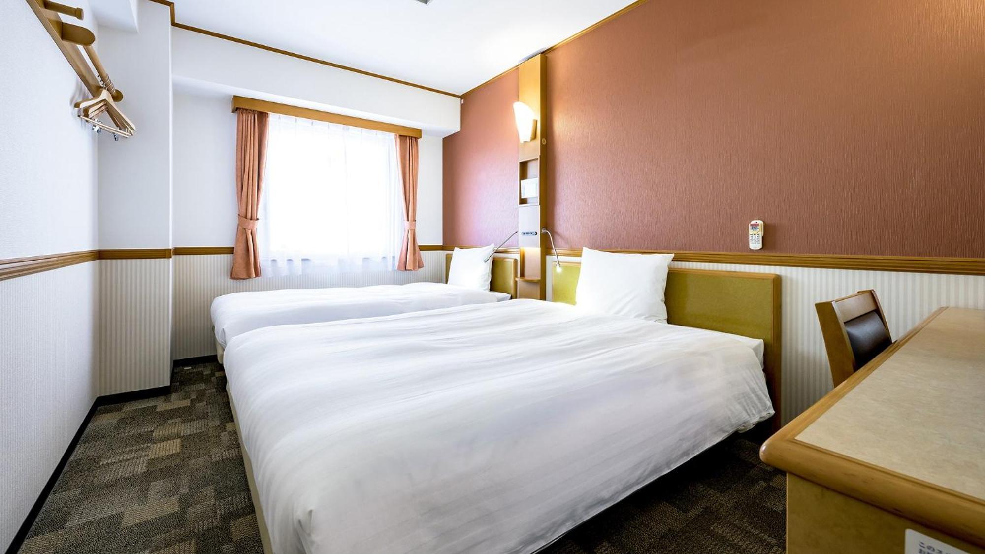 Toyoko Inn Takasaki Eki Nishi Guchi No 2 الغرفة الصورة