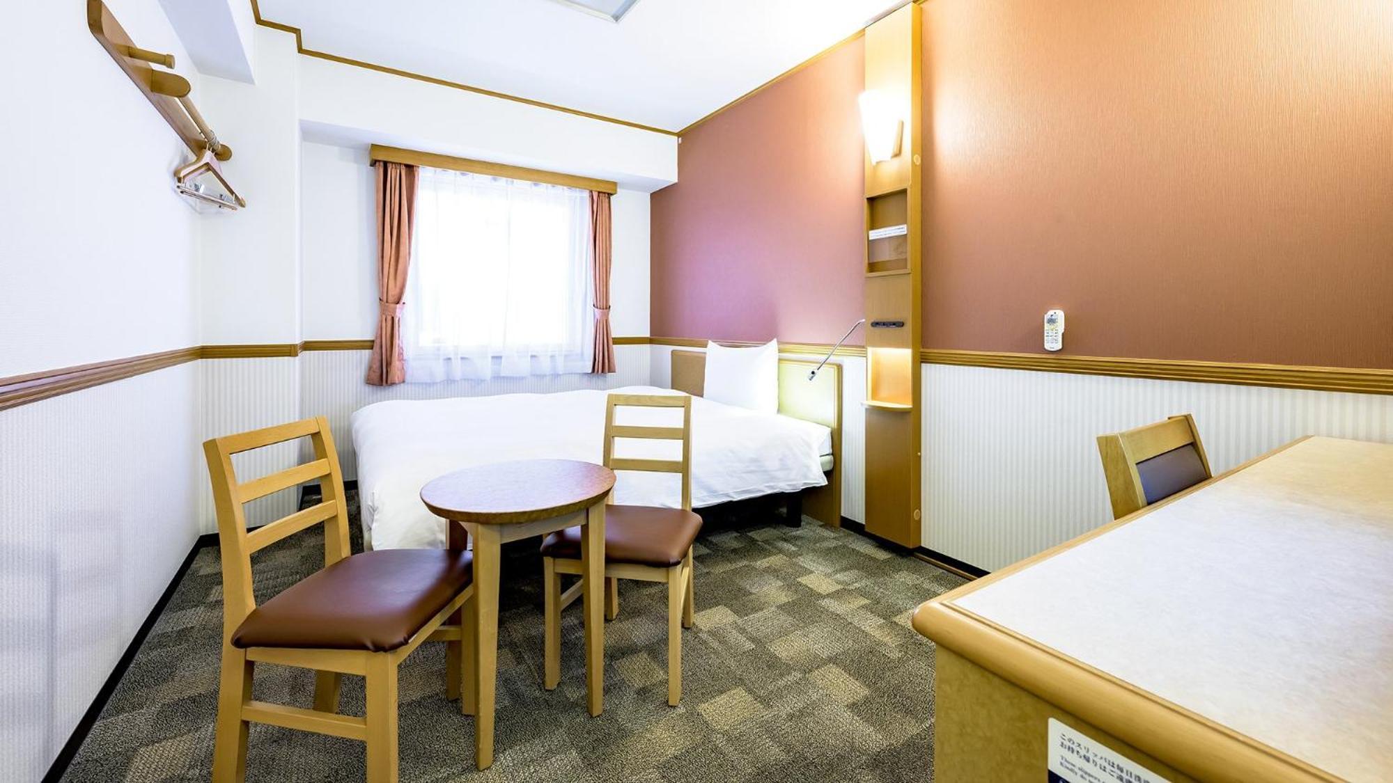 Toyoko Inn Takasaki Eki Nishi Guchi No 2 الغرفة الصورة