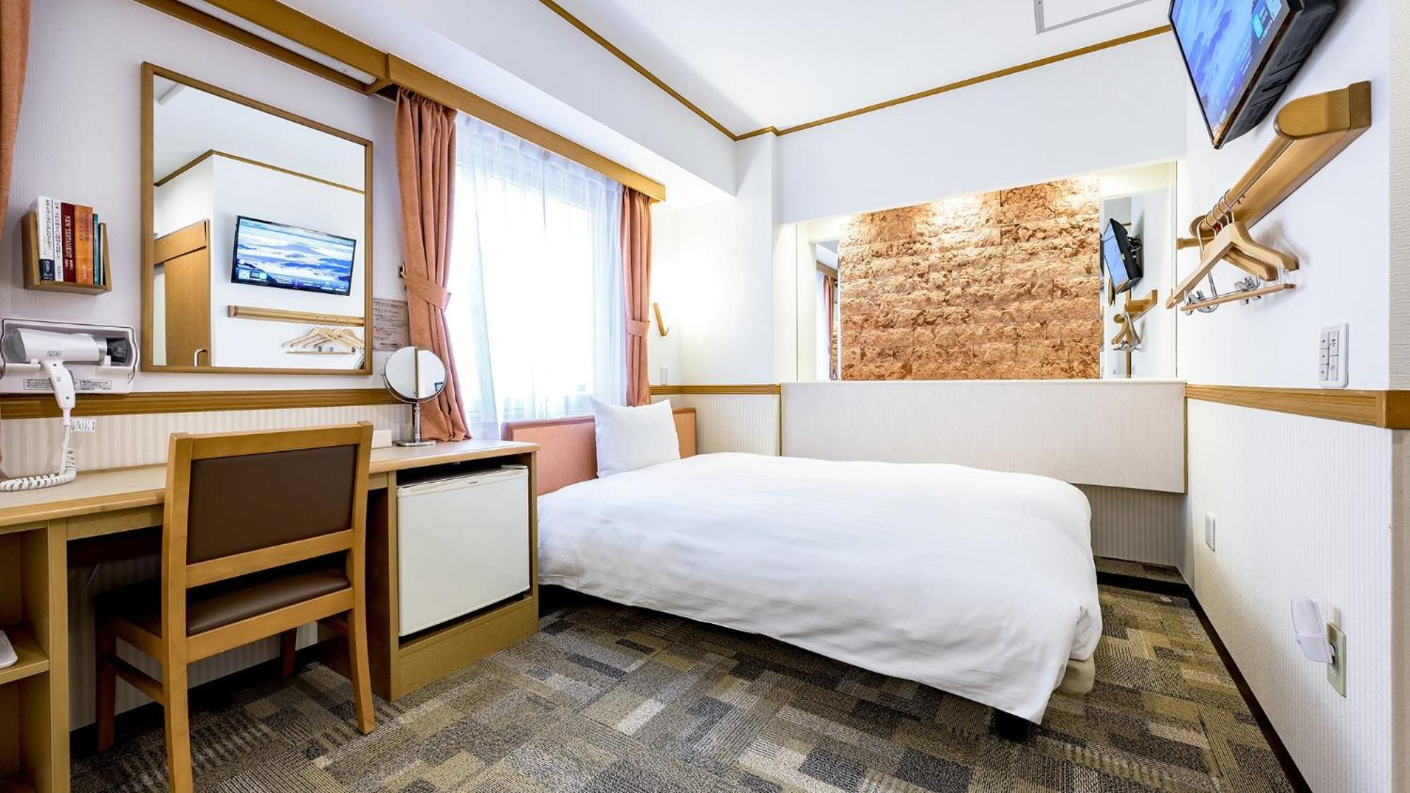 Toyoko Inn Takasaki Eki Nishi Guchi No 2 الغرفة الصورة